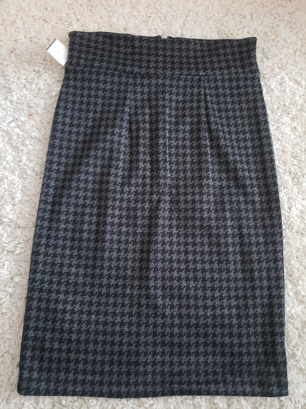 le chateau Houndstooth Pencil Skirt - Black & Gray